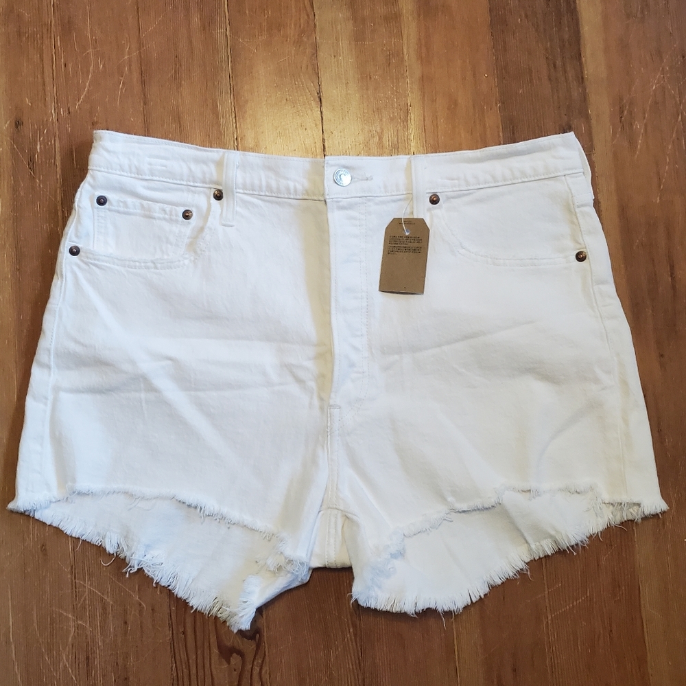 NWT Levi's 501 White Jean Shorts Size 34
